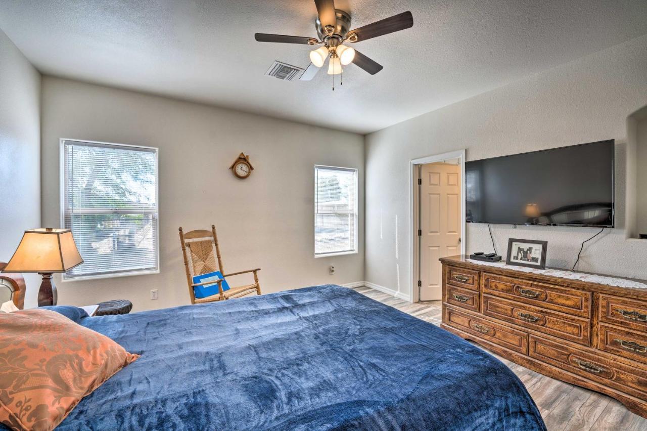 Pet-Friendly Retreat - 1 Block To Colorado River! Булхед Сити Екстериор снимка