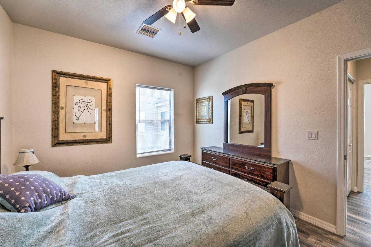 Pet-Friendly Retreat - 1 Block To Colorado River! Булхед Сити Екстериор снимка