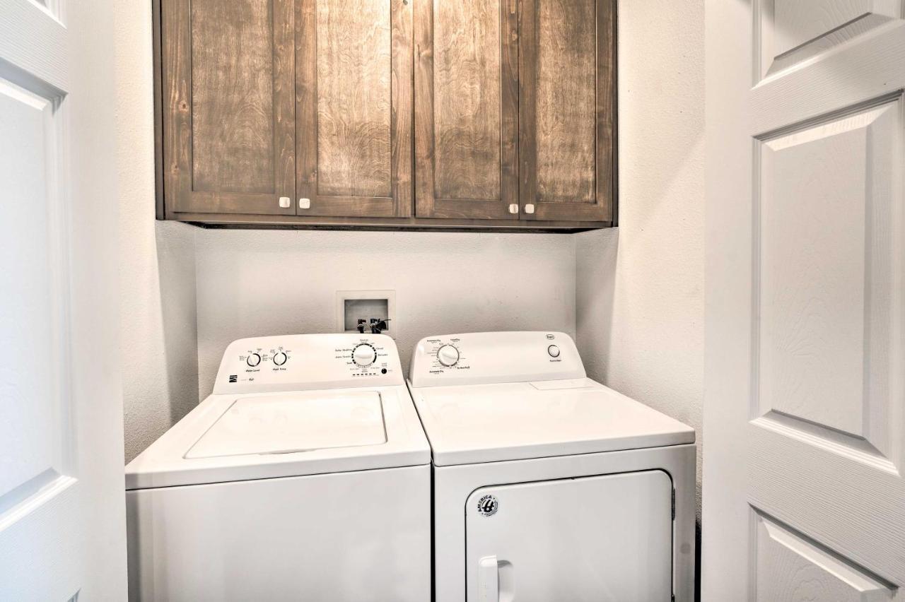 Pet-Friendly Retreat - 1 Block To Colorado River! Булхед Сити Екстериор снимка